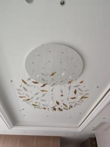 成都邓师傅灯具运营销售服务中心扎根四川，依托金府灯具城、长久灯具城、爱灯堡西部采购中心深厚产业底蕴，我们打造集生产、销售、批发、安装、维修于一体的全链条服务