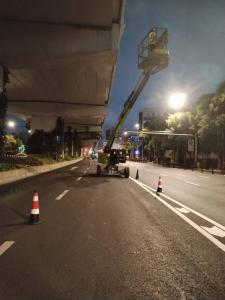 在成都新都区斑竹园，买灯、装灯、修灯，不用东奔西跑，认准爱灯堡邓师傅灯具服务中心就够了！